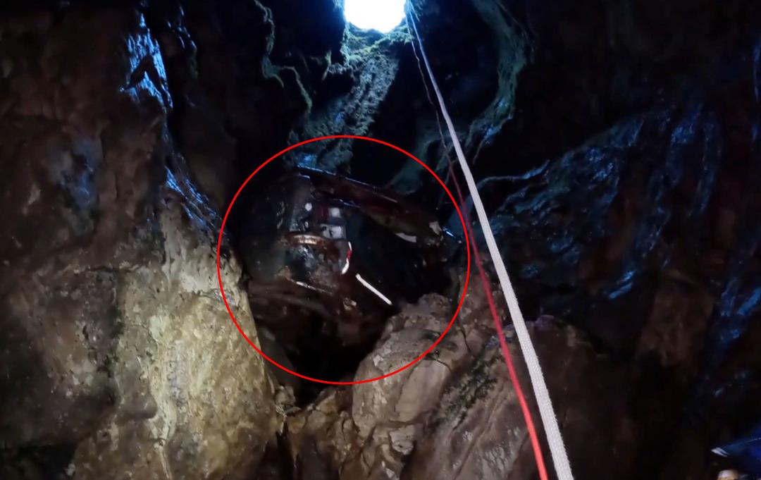 Keşif i&ccedil;in girdikleri mağarada g&ouml;rd&uuml;kleri manzara şaşkına &ccedil;evirdi! 6