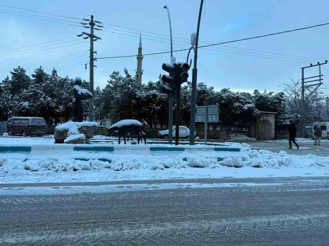 İhsaniye&rsquo;de yoğun kar yağışı 2