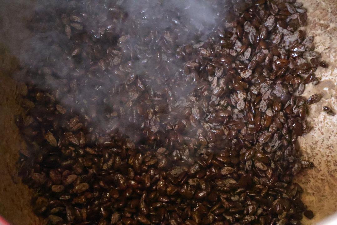 İlk defa yapıldı, seri &uuml;retime ge&ccedil;ildi: T&uuml;rk kahveli badem şekeri!  2