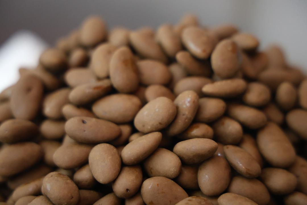 İlk defa yapıldı, seri &uuml;retime ge&ccedil;ildi: T&uuml;rk kahveli badem şekeri!  7