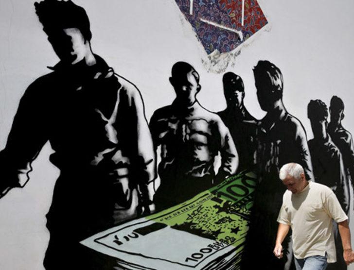 Yunanistan'da krizi özetleyen grafitiler G4