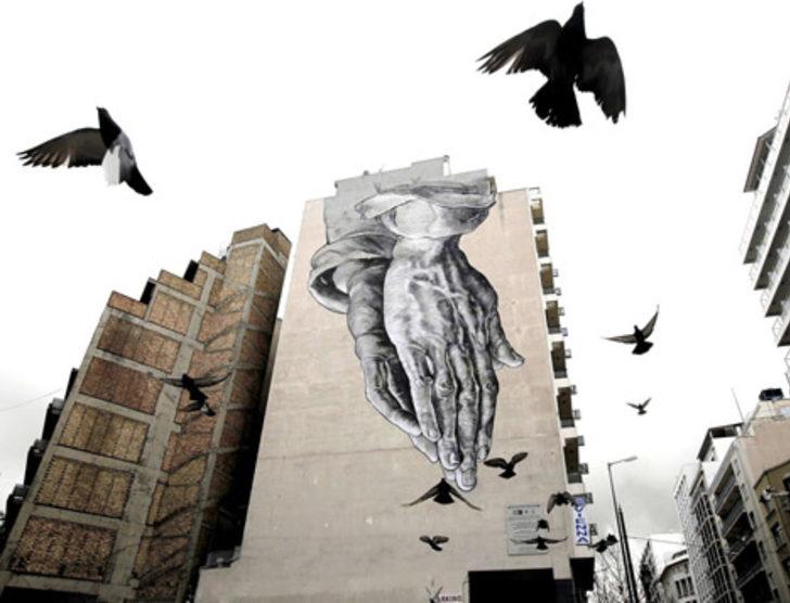Yunanistan'da krizi özetleyen grafitiler G5