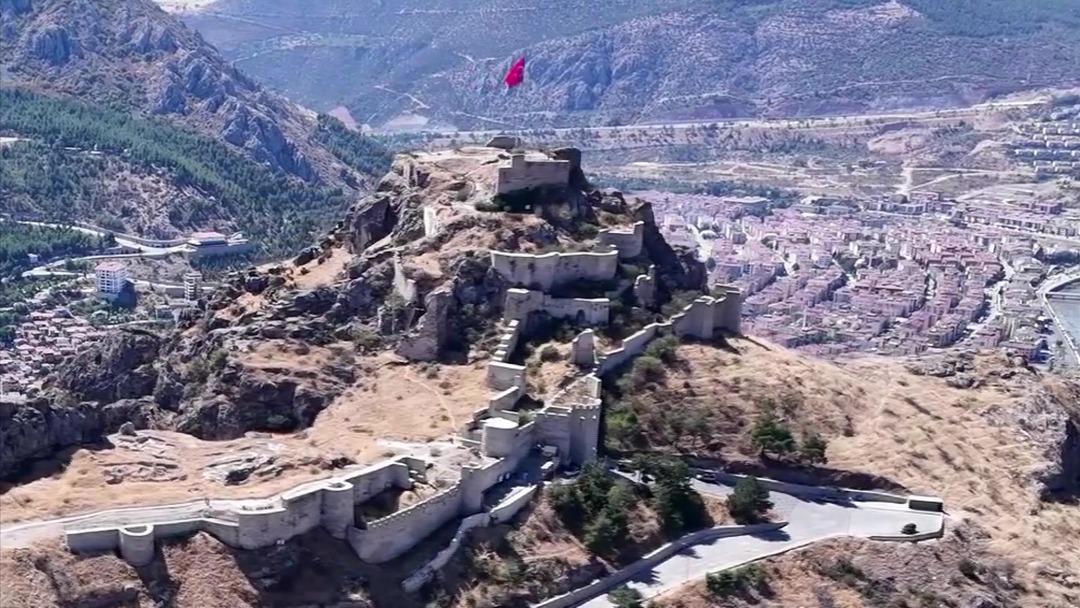 363 yıllık tek firar ortaya &ccedil;ıktı: Duvardaki delik gizemi &ccedil;&ouml;z&uuml;ld&uuml;! 2