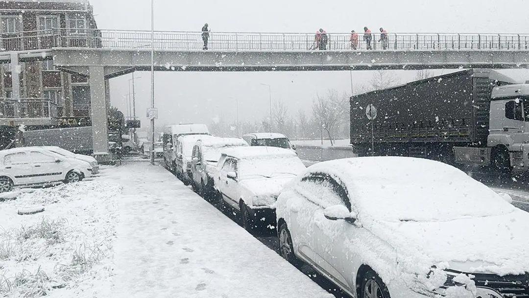 İstanbul için son dakika kar uyarısı! Şen: "İşi olmayan dışarı çıkmasın, sabaha kadar devam edecek" 1