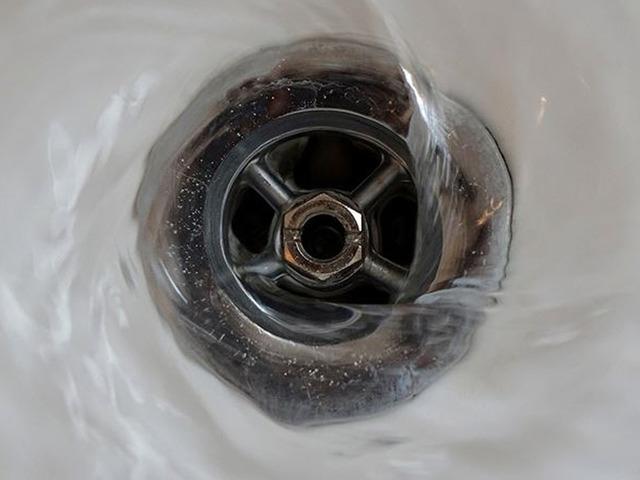 Bakanlık o &uuml;r&uuml;n&uuml;n satışını yasakladı! Lavabo a&ccedil;ıcı raflardan toplatılıyor