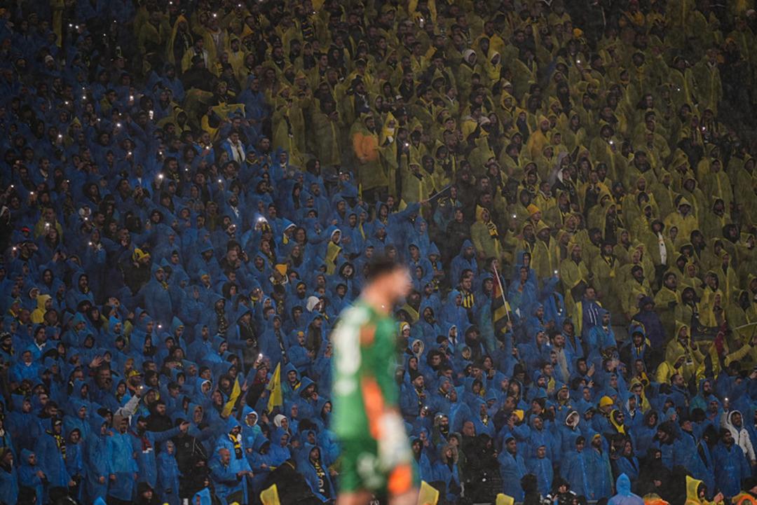 En pahalısı seçilmiş! Fenerbahçeli taraftarlara dağıtılan yağmurlukların maliyeti ortaya çıktı 2