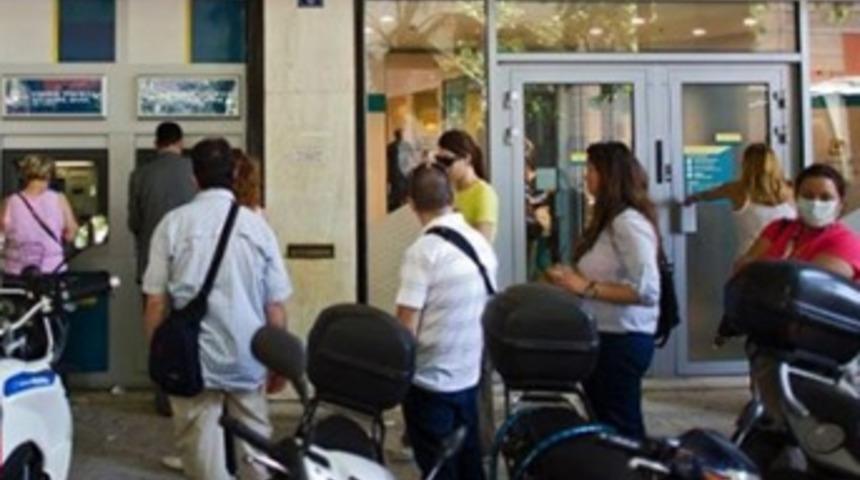 Yunanistan’da bankalar açılmıyor