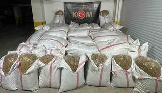 Eskişehir&rsquo;de ka&ccedil;ak t&uuml;t&uuml;n ve makaron ele ge&ccedil;irildi