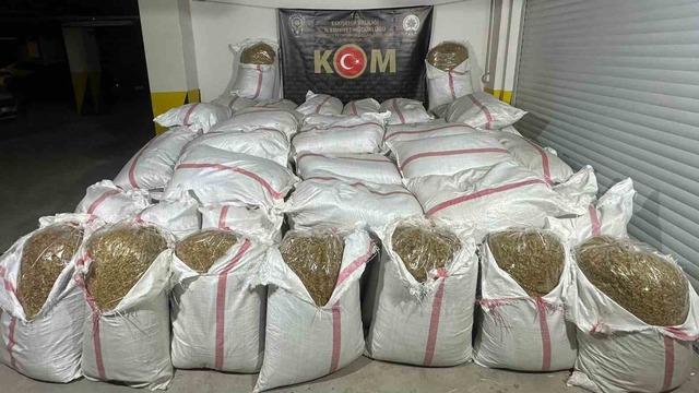 Eskişehir’de kaçak tütün ve makaron ele geçirildi