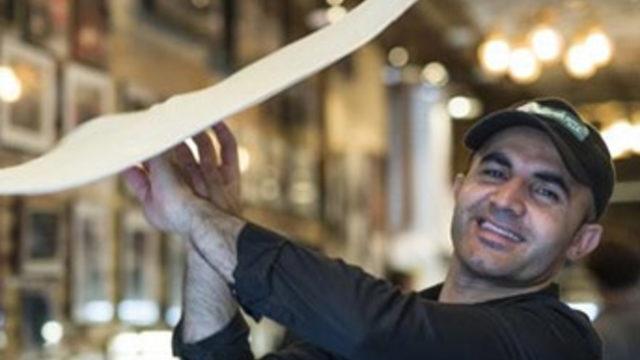 Evsiz kaldı, onu çöpe bile attılar ama o yılmadı