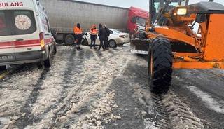 Viranşehir-Diyarbakır yolunda zincirleme kaza: 4 yaralı