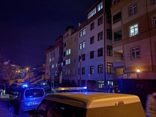 Tartıştığı erkek arkadaşını banyoda bı&ccedil;aklayarak &ouml;ld&uuml;ren kadın tutuklandı 2