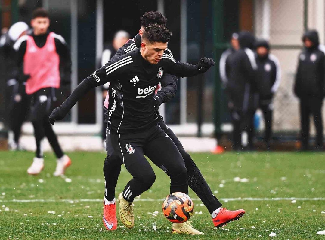 Beşiktaş&rsquo;ta Ankara Ke&ccedil;i&ouml;reng&uuml;c&uuml; ma&ccedil;ı hazırlıkları başladı 1