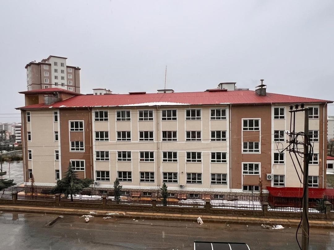 Valilikler peş peşe a&ccedil;ıkladı: Okullar tatil mi? 13 Ocak Salı kar tatili olan il ve il&ccedil;eler 2