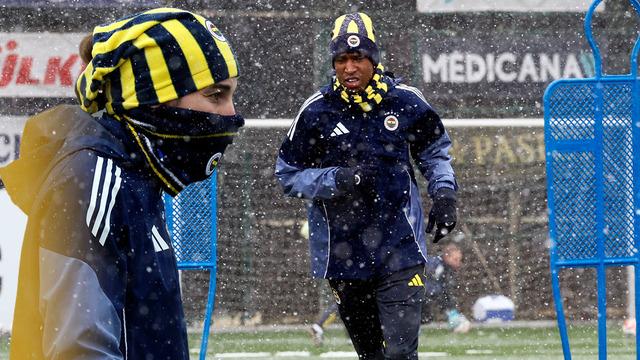 Fenerbahçe’de Beyoğlu Yeni Çarşı maçının hazırlıkları başladı