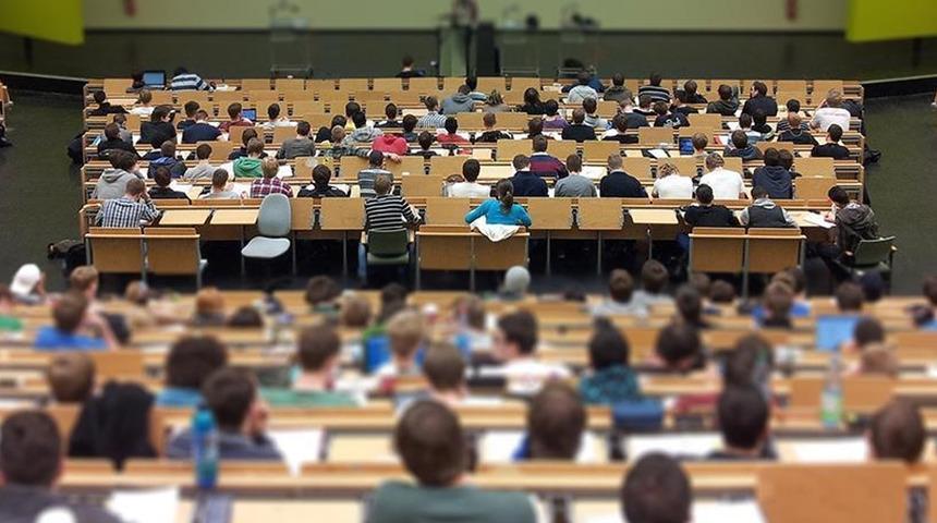 Tıp fak&uuml;lteleri hari&ccedil; tutulacak! &Uuml;niversitede 3 yılda diploma d&ouml;nemi: Yaz tatili 1 aya d&uuml;şecek