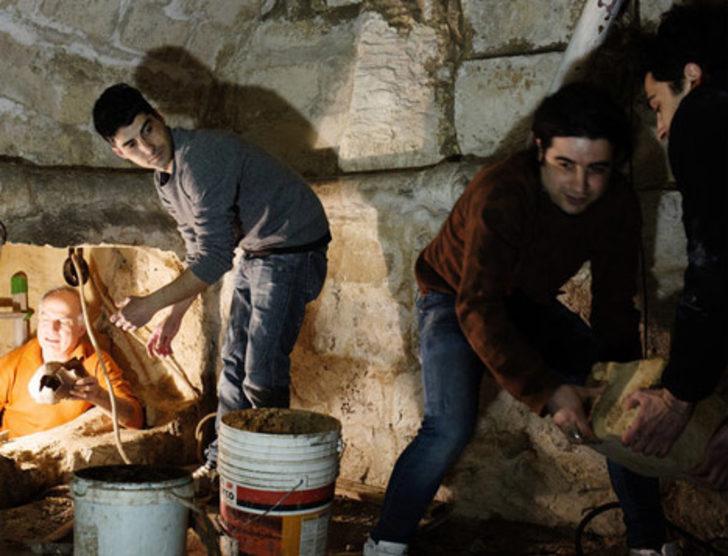 Tuvalet tıkandı diye kazdı serveti oldu G4