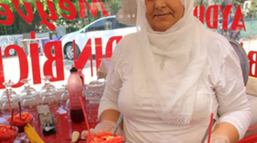 Bici bici satarak günde bin 800 lira kazanıyor