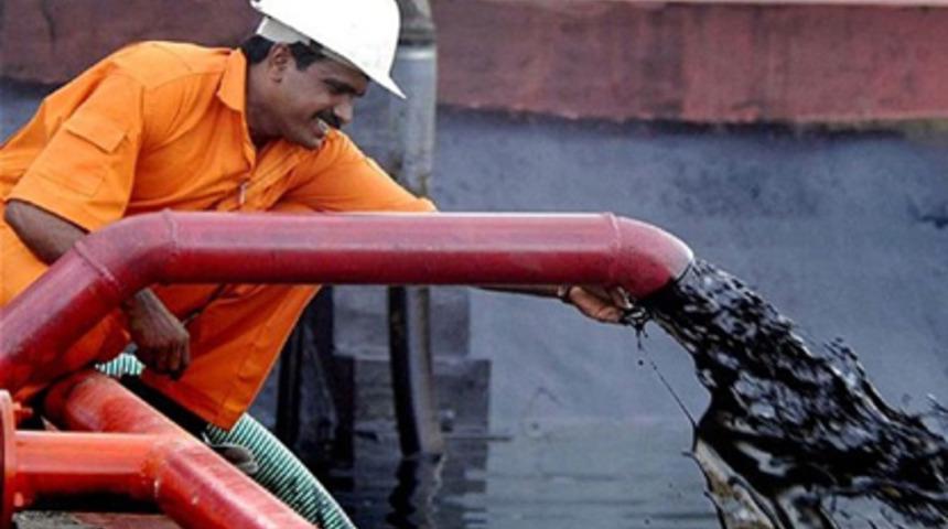 Petrol üretimi rekor düzeye yükseldi