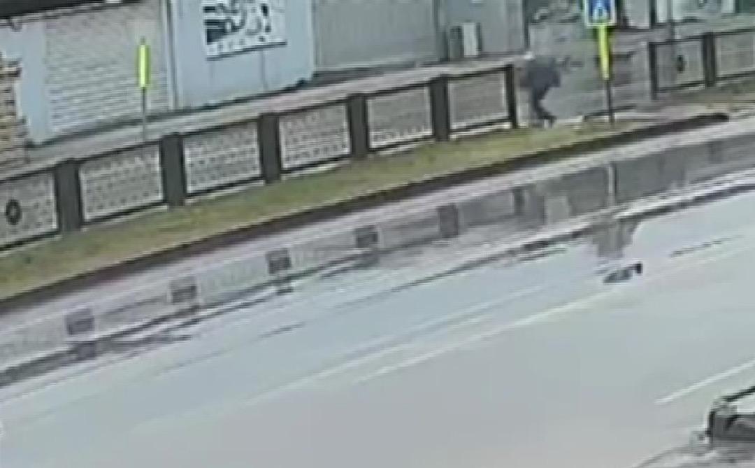 84 yaşındaki adamın acı sonu! Metrelerce havaya savruldu 1