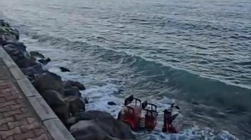 3 tekerlekli elektrikli motosiklet denize u&ccedil;tu