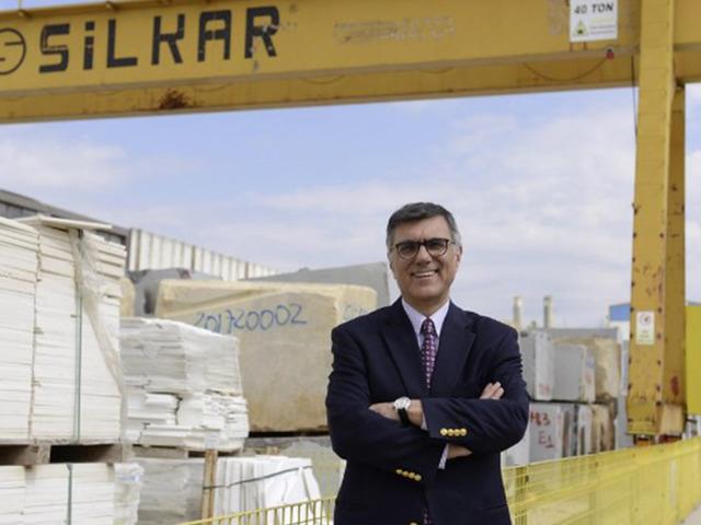 &Uuml;nl&uuml; iş insanı Erdoğan Akbulak, safarideki &ccedil;atışmada hayatını kaybetti