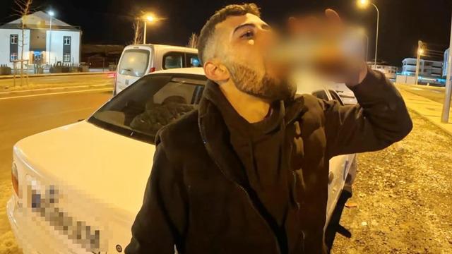 Aksaray'da alkollü sürücü gündem oldu! Ehliyeti kaptırdı, içmeye devam etti