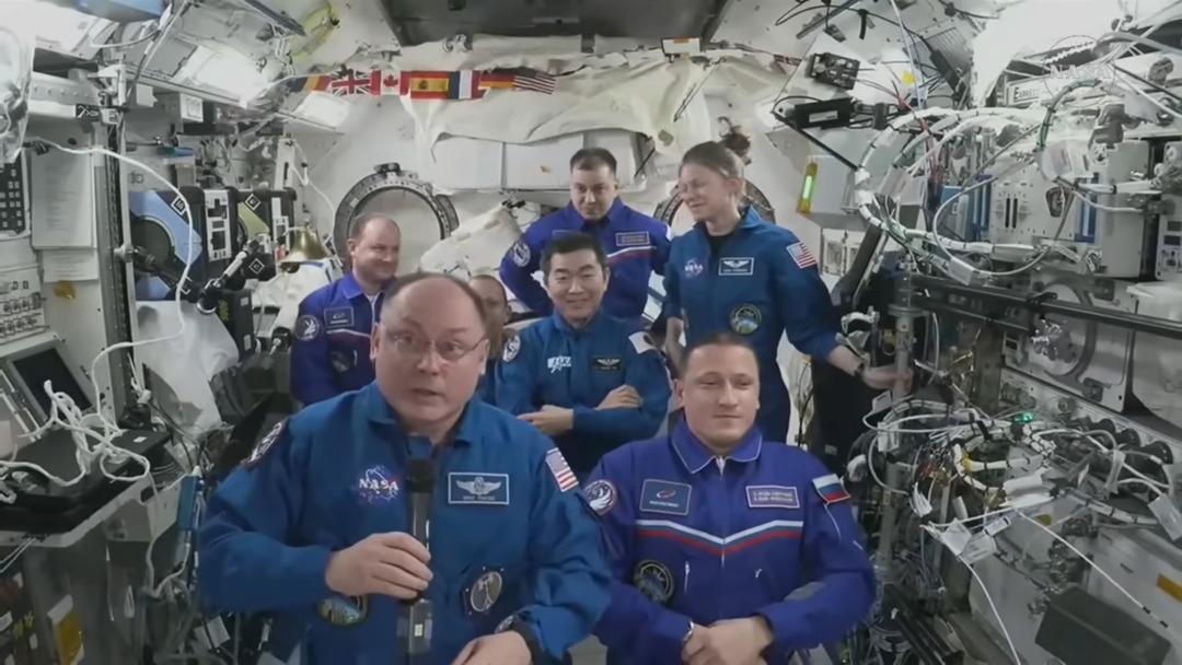 Uzayda hastalanmıştı! Kim olduğu ve ne yaşadığı sır gibi saklanıyor: İşte eve d&ouml;n&uuml;ş takvimi 1