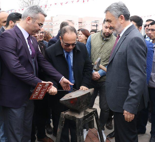 Nevruz kutlamasında demir unutulunca 'yüksek gerilim' levhası dövüldü