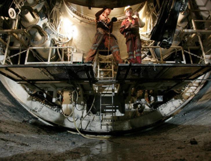 Tam 57 km! Dünyanın en uzun tüneli tamamlandı G2