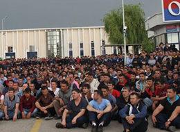 Dev fabrikada 1.600 işçi iş bıraktı