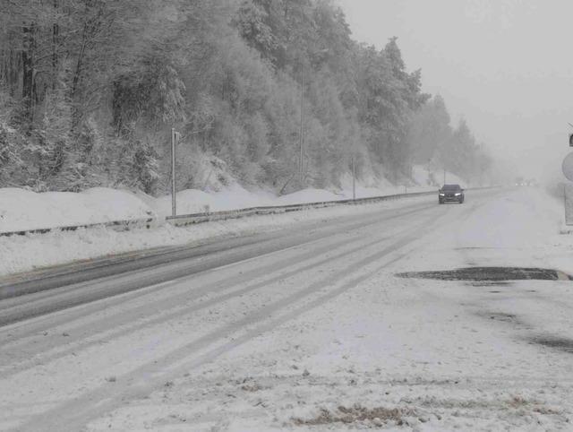 Bolu Dağı&rsquo;nda aralıklarla kar etkili oluyor 2
