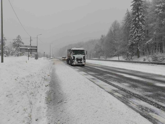 Bolu Dağı&rsquo;nda aralıklarla kar etkili oluyor 1