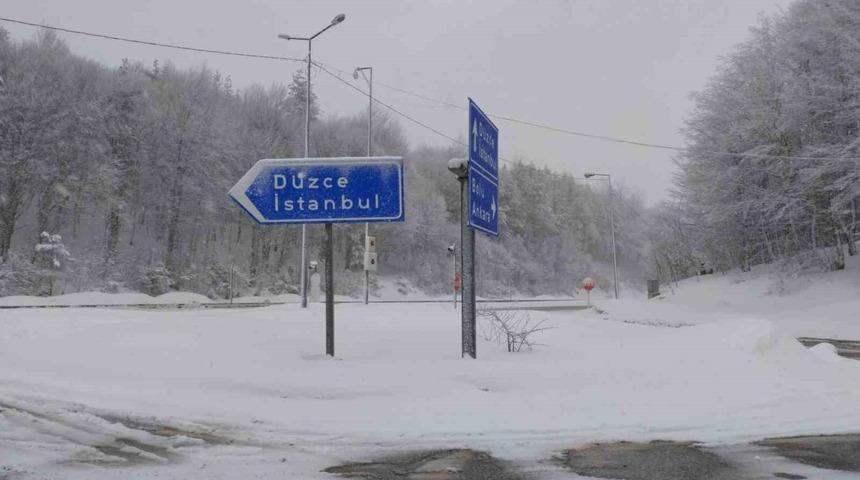Bolu Dağı&rsquo;nda aralıklarla kar etkili oluyor