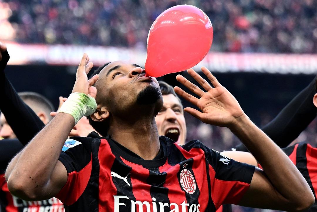 Tedesco dan bomba a&ccedil;ıklamalar! "Her an s&uuml;rprizlere a&ccedil;ık" diyerek transferi duyurdu 1