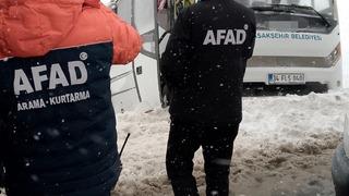 Cenaze taşıyan minibüs devrildi: 22 yaralı