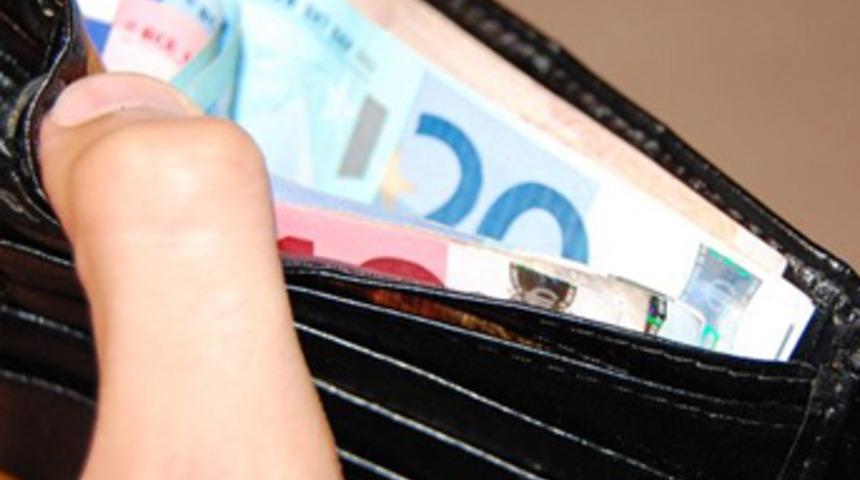 Çocuğunu işe alana 5 bin Euro verecek