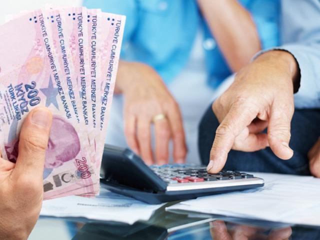 Emeklinin bayram ikramiyesi i&ccedil;in 2 rakam masada! Hesaplara yatacak tarihi s&ouml;yledi