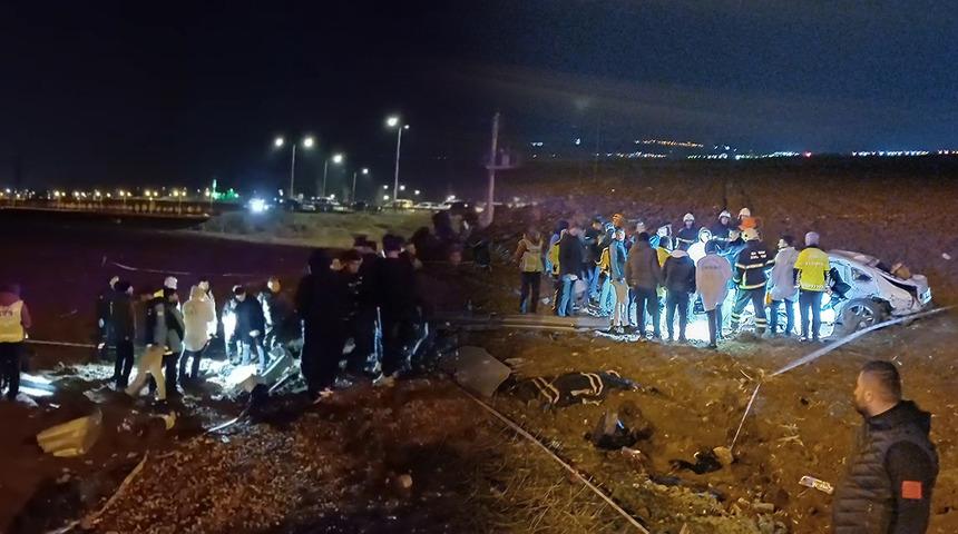 Batman'da feci kaza! İki otomobil &ccedil;arpıştı: &Ouml;l&uuml; sayısı 4'e &ccedil;ıktı!