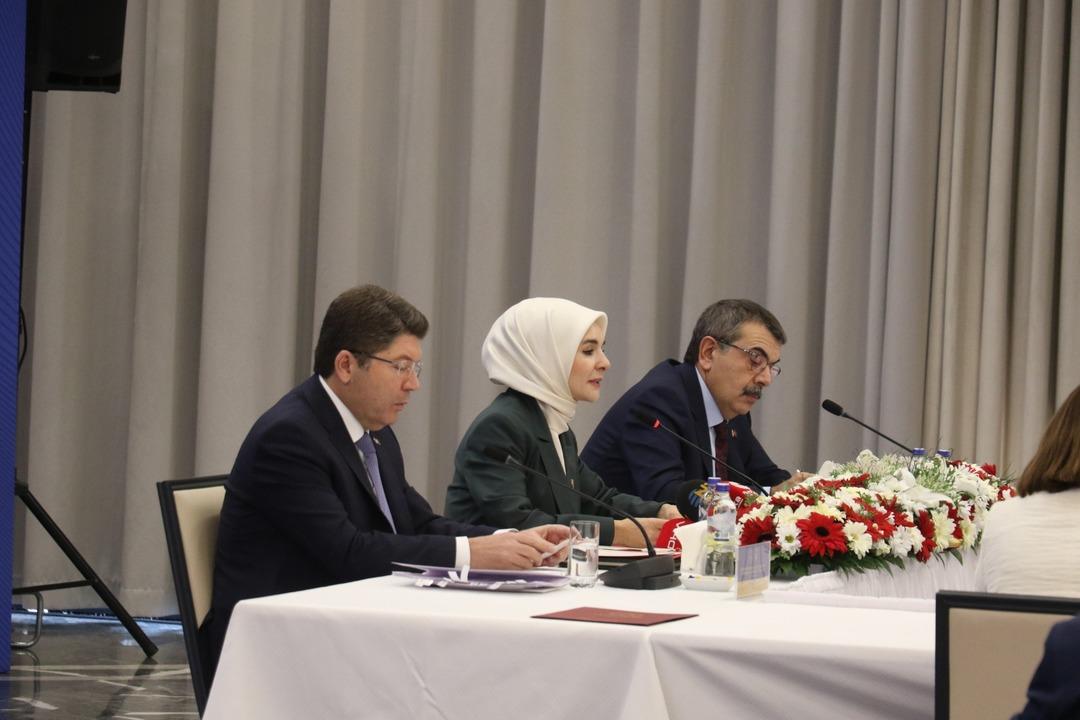 Uzun s&uuml;redir konuşuluyordu! Bakan G&ouml;ktaş a&ccedil;ıkladı: 15 yaş altına sosyal medya d&uuml;zenlemesi yolda 3