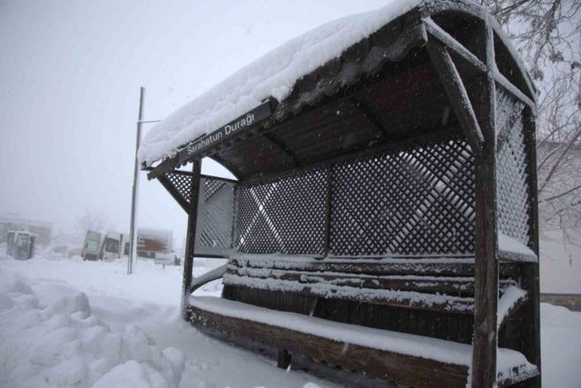 Yoğun kar yağışı Harput&rsquo;u yuttu, 4 bin yıllık tarih g&ouml;zden kayboldu 5
