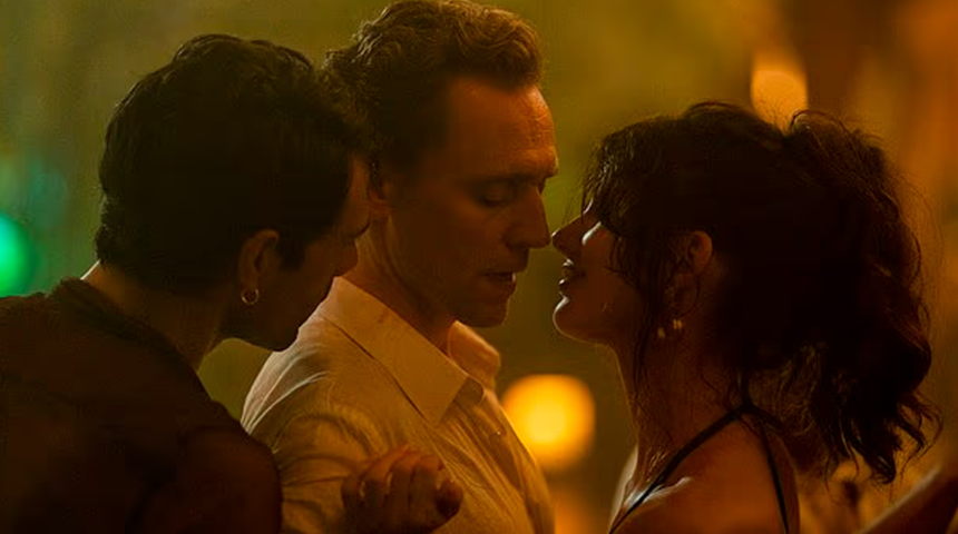 The Night Manager ekran başına kilitledi! "10 yılın en seksi sahnesi"