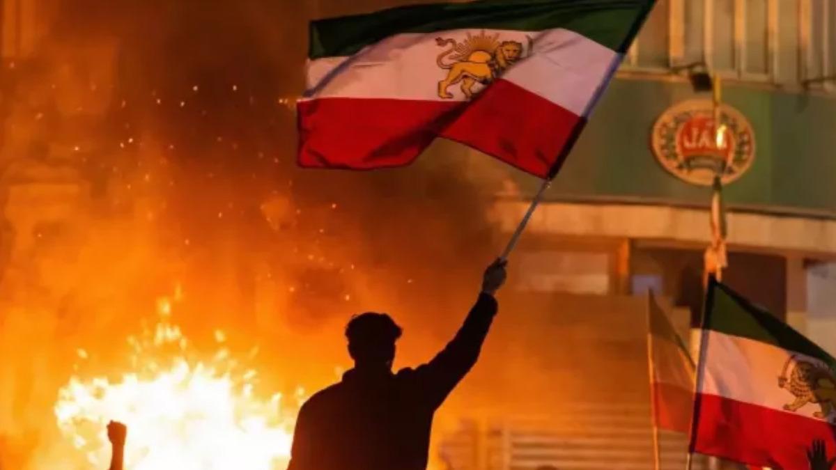 İran'da sular durulmuyor! Ölü sayısı 2 bine yükseldi - Dünya Haberleri