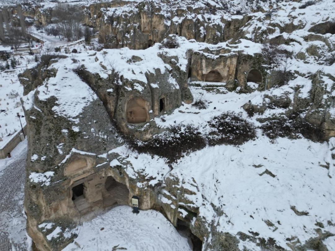 Yer: Afyonkarahisar! Tarihin ilk apartmanı karlar altında kaldı 1