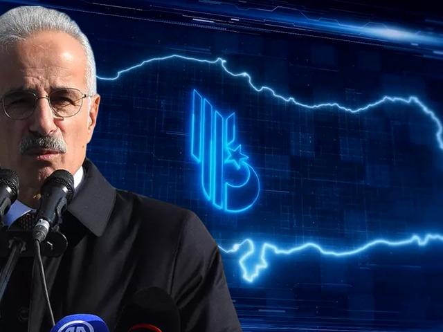 Bakan Uraloğlu: "Fiber ağımız, D&uuml;nya&rsquo;nın &ccedil;evresini 16 kez dolaşacak uzunluğa&nbsp;erişti" 