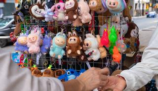 Labubu&rsquo;nun arkasındaki karanlık ger&ccedil;ek! Nasıl &uuml;retiliyor?