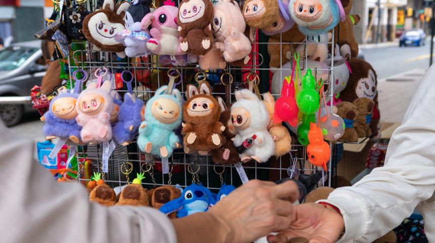 Labubu nasıl &uuml;retiliyor? &Ccedil;ocuklar bunun peşinde: Arkasındaki karanlık ger&ccedil;ek a&ccedil;ıklandı