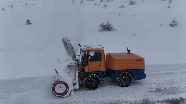 Elazığ’da 130 köy yolu açıldı, 207’sinde çalışmalar sürüyor 3