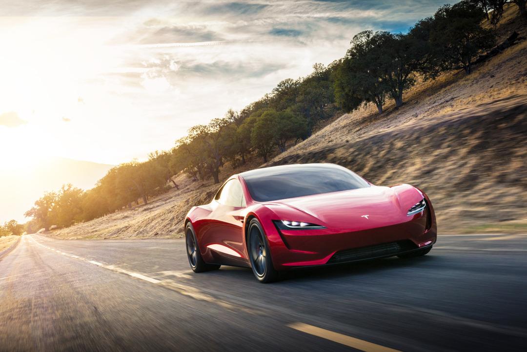 Elon Musk: "Güvenlik bir numaralı hedefinizse Tesla Roadster almayın" 1