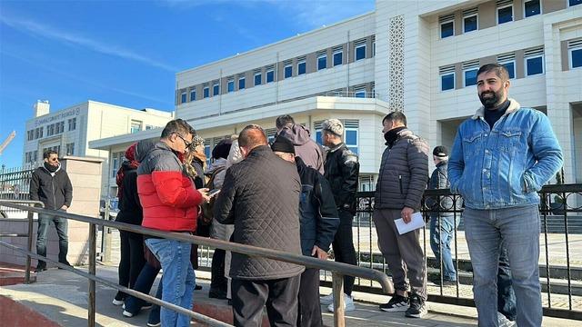 Kar vaadiyle para ve altın topladığı öne sürülen kuyumcu ve oğlu kayıplara karıştı